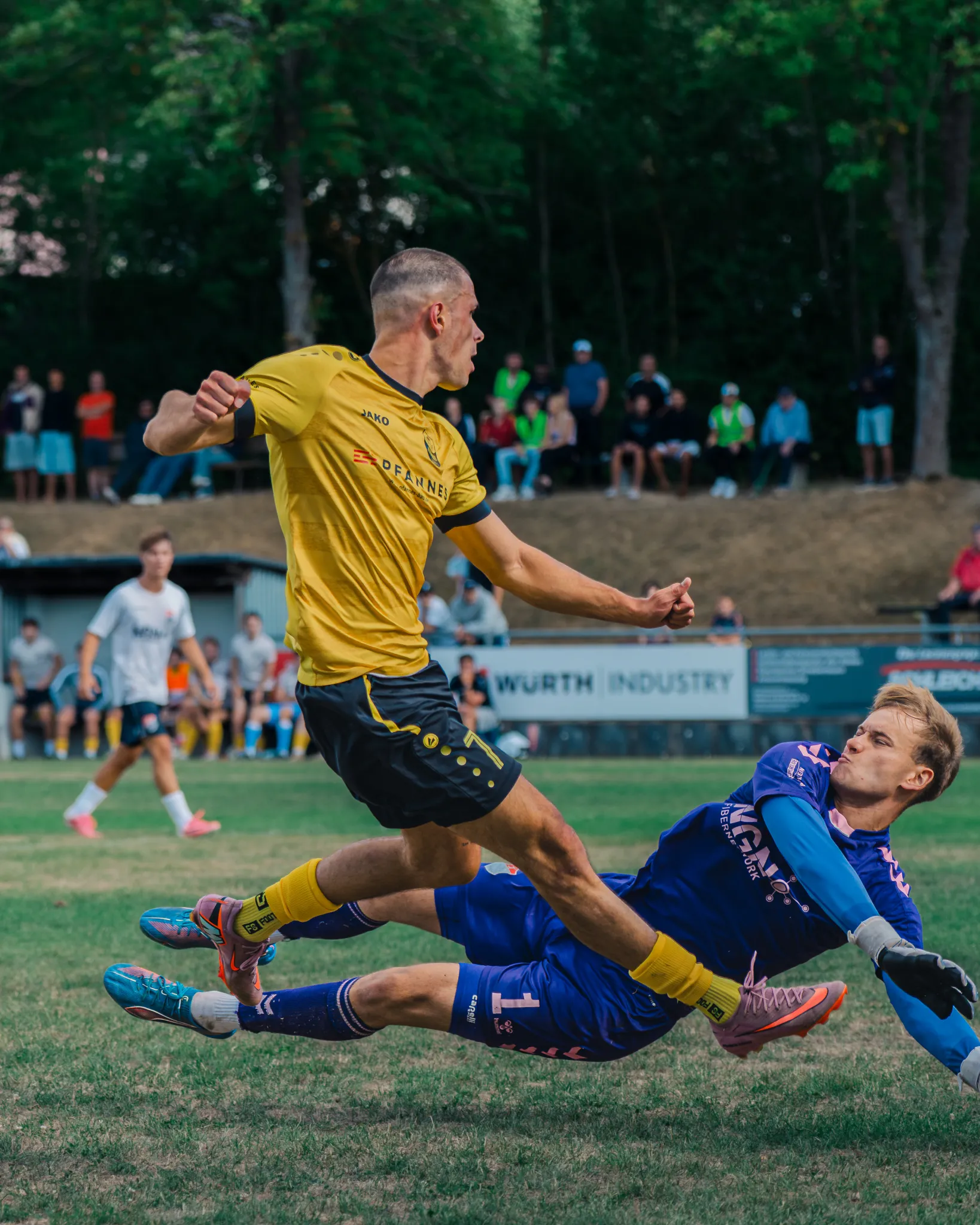 Neue Fotos vom Spiel gegen Aubstadt 2 in der Gallerie