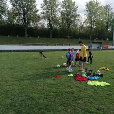 Training F-Jugend mit Spielern der 1. Mannschaft